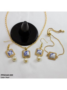 PPSH162 SDQ Square Diamond Pendant Set